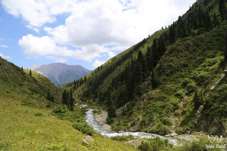 Tekes waterfall