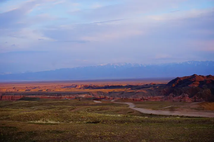 Kazakhstan travel information: visas, booking, payment and what to bring: photo 2