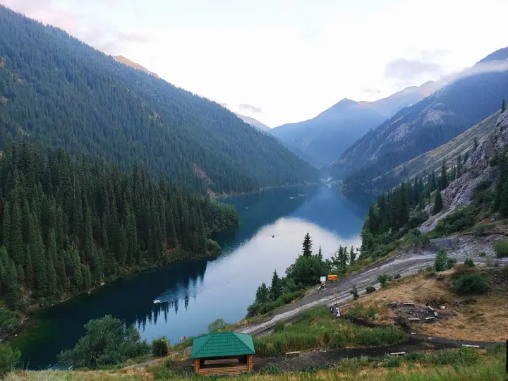 Kaindy Lake, Kazakhstan: the sunken forest, how to visit and tours: photo 2